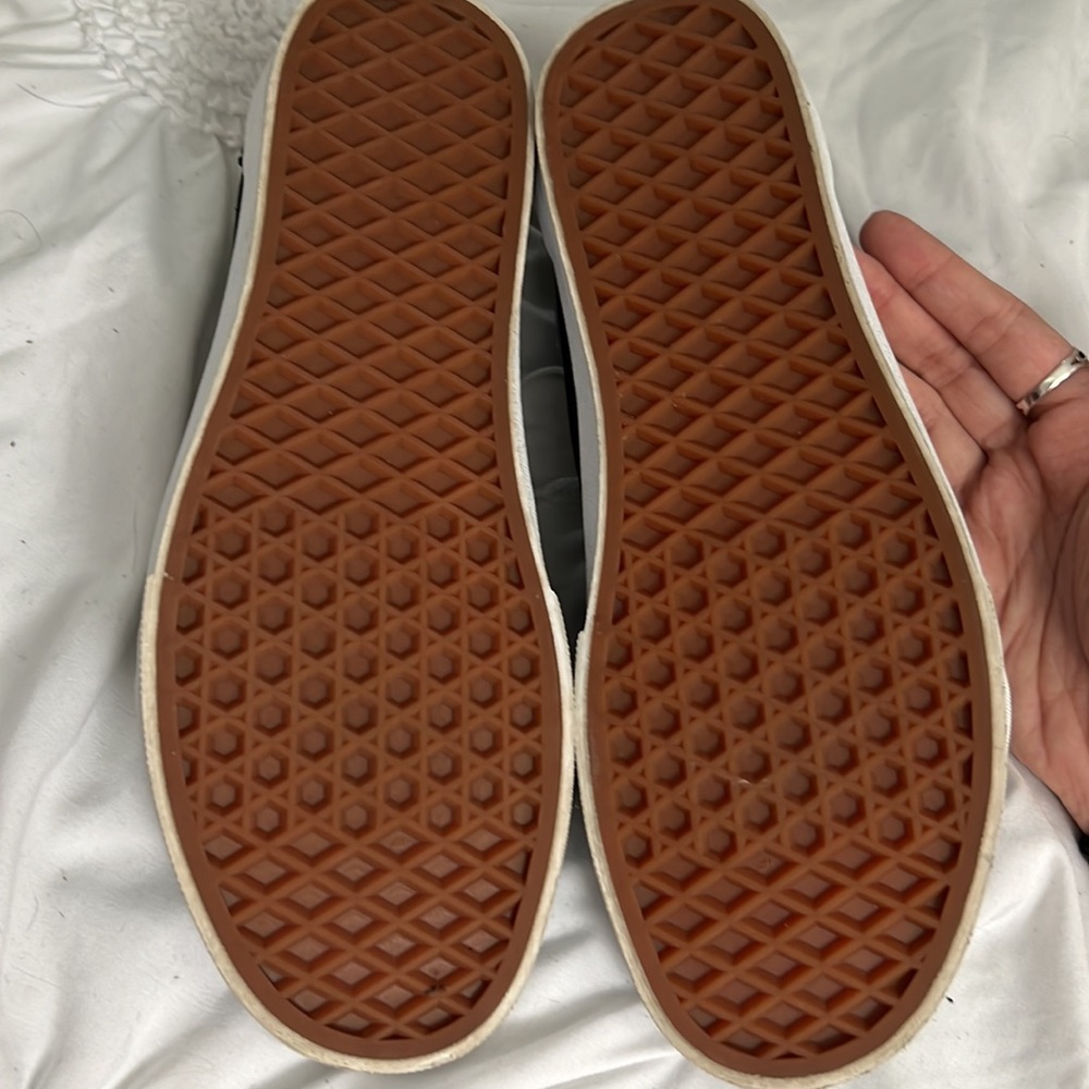 🌟SOLD🌟Old Skool Vans (unisex) - Picture 2 of 4